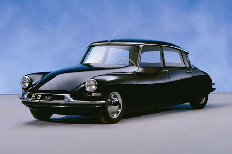 1955 Citroen DS19.jpg