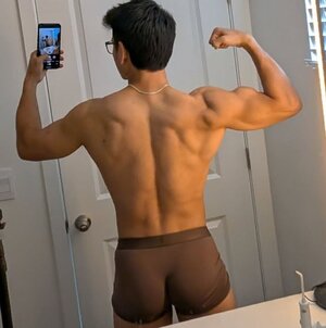 hot asian guy butt 🍑.jpeg