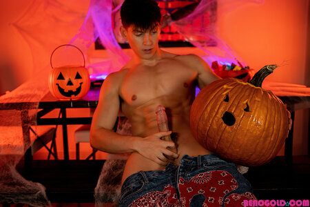 Reno Gold Halloween 04.jpg