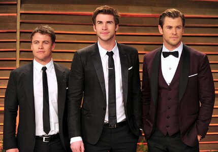hemsworth-brothers-1-bc10c75e9295457fa93ec95c9d6493a0.jpg