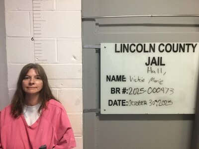 Hall VICKIE-MARIE.jpg Hall VICKIE-MARIE.jpg