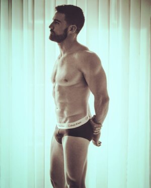 leo0leo 19367807.jpg