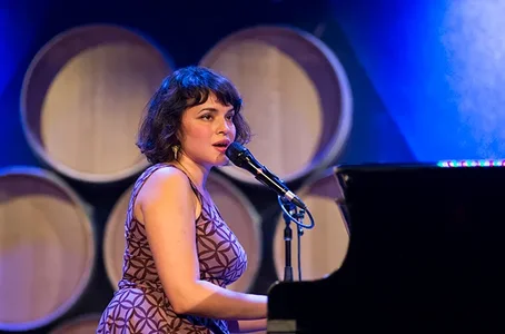 norah-jones-city-winery-2015-billboard-650.webp