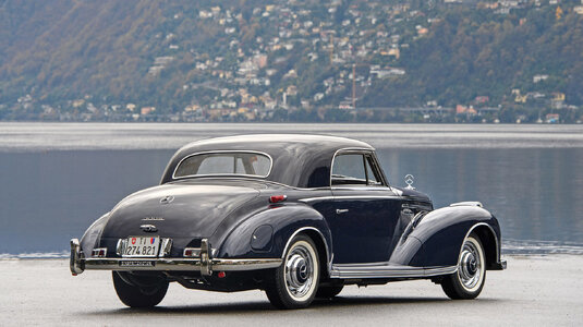 minichamps-mercedes-300s-coupe-1955-3.jpg