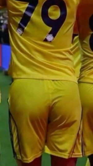 ادفنن وجهي فيها😵_💫🛐.jpeg