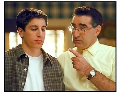 american-pie-2-movie-still-jason-biggs-and-eugene-levy_473435-400x305.webp