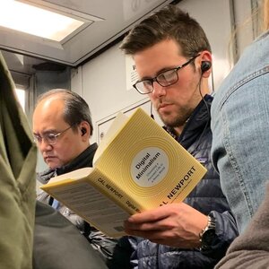 20 Times Hot Dudes Were Spotted Reading And Made Everyone Swoon(new pics).jpeg