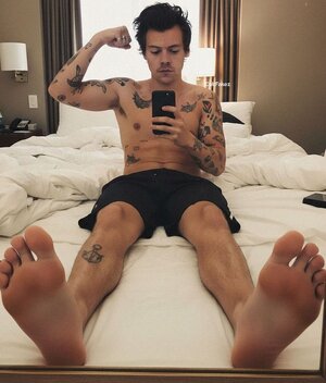 Harry styles feet.jpeg