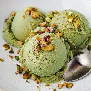 Pistachio-ice-cream-hero-06.jpg