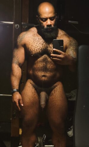 hairy-chested hunk 05o.jpg