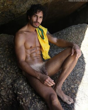 Gorgeous-Brazilian-Stud-Jonas-de-Souza-Mata-6.jpg