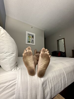 Dirty Hotel Feet and cock.jpg