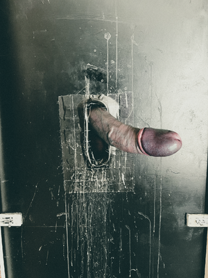 MyCockGloryHole2.png