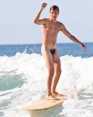 naked_men_surfing-1128.jpg