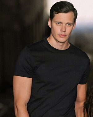 is-bill-skarsgard-an-underrated-beauty-rate-him-1-10-v0-eiqlxjvz417e1.jpg