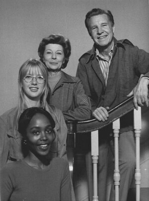 Ozzie's_Girls_Cast_1972.jpg