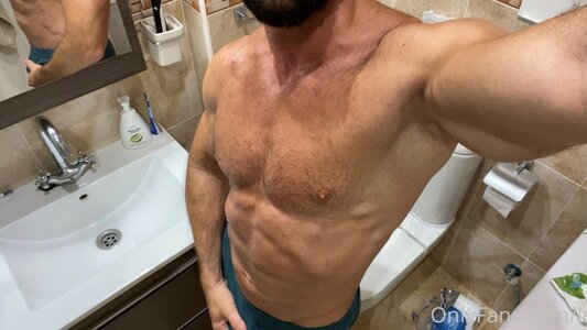 leo0leo 40685711.jpg