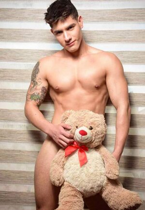 2 Bastian Karim Beer.jpg