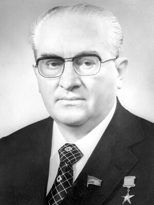 Yuri_Andropov_(cropped).jpg