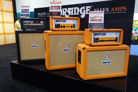 Orange_Amps_-_2017_NAMM_Show_(2017-01-22_18.58.18_by_Pete_Brown_@_Flickr_32320807042).jpg
