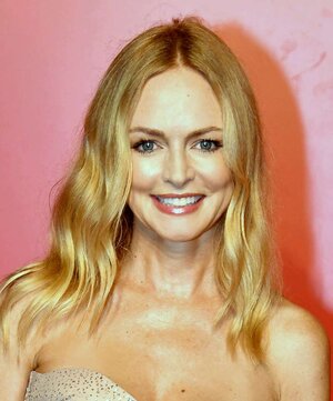 Heather-Graham-long-wavy-hairstyle.jpg