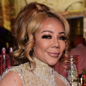 Okay-Tiny-Harris-Is-Turnin-Heads-Online-After-Showing-Off-Her-New-Hair-Flawless-Face-Glam-PHOT...jpg