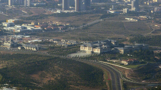Presidential_Complex_Ankara_(cropped).jpg
