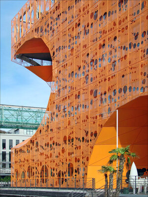 wiki_images-The_Orange_Cube_02.jpg