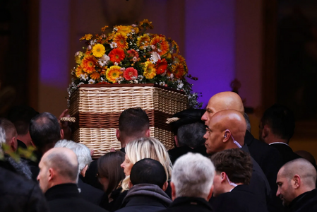 Screenshot 2026-01-07 at 15-08-24 Brigitte Bardot Beisetzung in Saint-Tropez mit Marine Le Pen...png