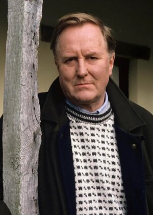 Robert Hardy.jpg