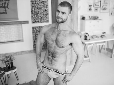arni-strong-xxx-webcam-hunk-15.jpg
