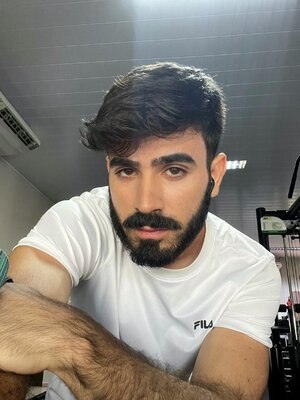 1 GFruryqXQAAoA34.jpg