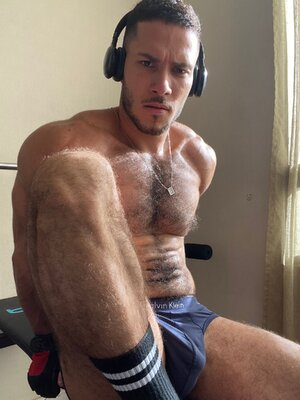 3 EuysuMTXcAI5ZdD.jpg