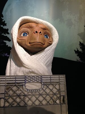 E.T._figure_at_Madame_Tussauds_London.jpg