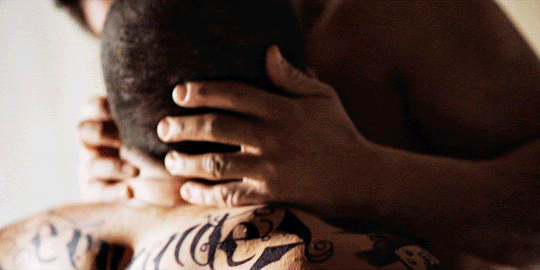 American Sports Story Aaron Hernandez 01.gif