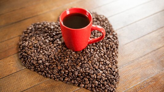 Valentine's_Day_Coffee_Wood_planks_Cup_Grain_Heart_514248_1366x768.jpg
