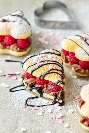 heart-shaped-valentines-day-desserts-picture.jpg