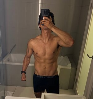 Screenshot_20260218-032155_Samsung Internet.jpg