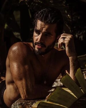 8 Andrew-Biernat-by-Caroline-Malouf-Boudoir7.jpg