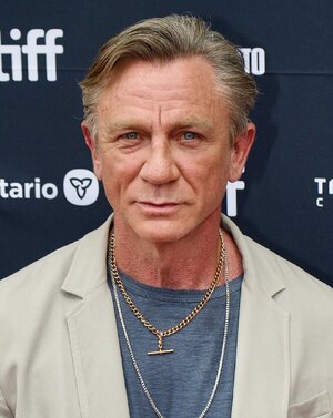 Daniel_Craig_TIFF_2025_Red_Carpet_(cropped).jpg