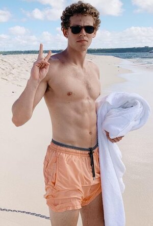 80602121_198695251269047_6448747708800635127_n.jpg (1080×1350).jpg