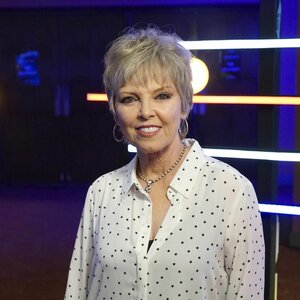 1900x1900-000000-80-0-0 (1).jpg