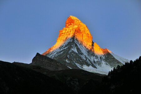 alpengluehen-matterhorn.jpg