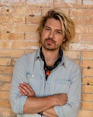taylor-hanson.jpg