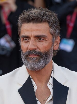 Oscar_Isaac_at_82nd_Venice_International_Film_Festival-1_(cropped).jpg