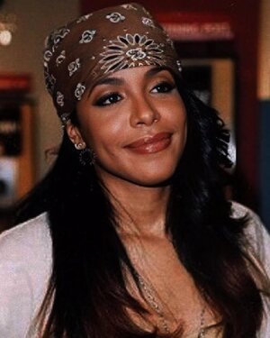 how-popular-was-aaliyah-before-her-untimely-death-v0-h3rvgebu1n1f1.jpeg