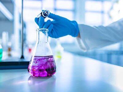 beaker with purple liquid in it-7922-491ffc7e804892db339c90938088c836@1x.jpg