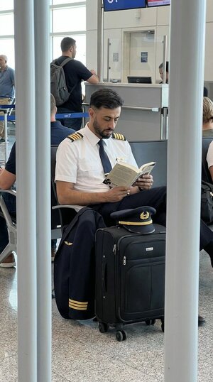 Pilot _ Plane _ Airbus.jpeg