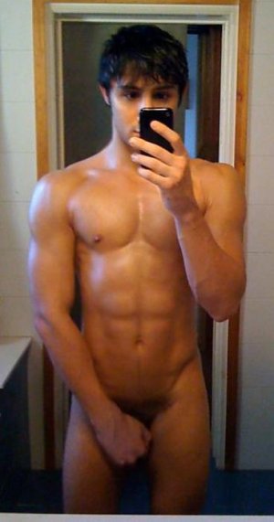 Hoy-Guy-Self-Cam-Pics-4.jpg