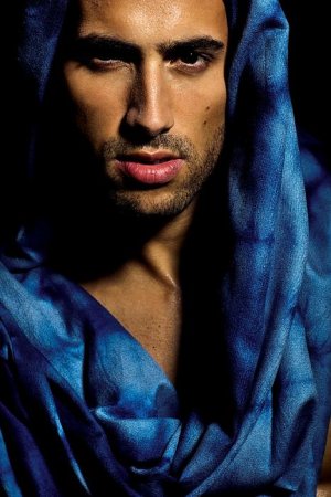 21 - RENATO GABRIEL_Editorial Lúcino Luna RJ 2009.jpg